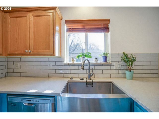 12409 Ne 42ND St, Vancouver, WA 98682