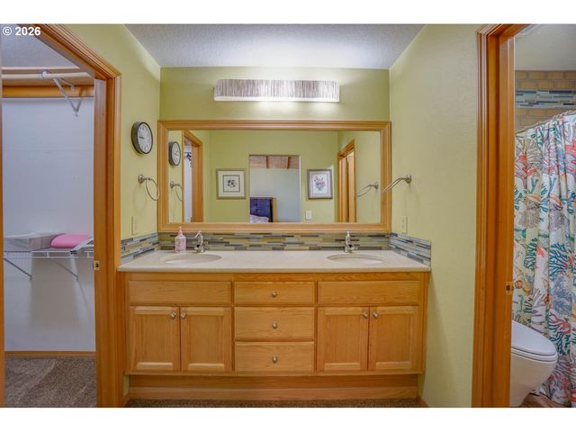 12409 Ne 42ND St, Vancouver, WA 98682