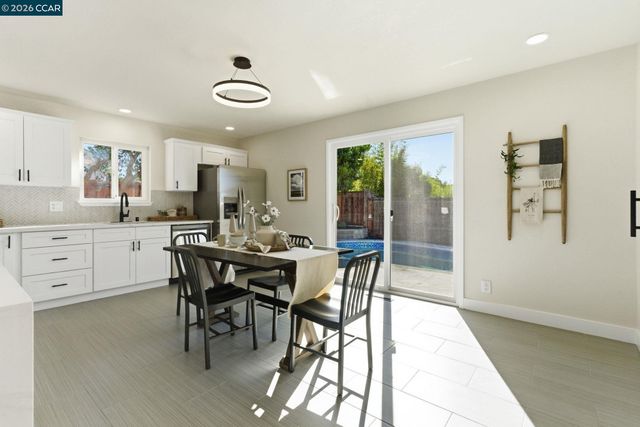 1342 Maryland Dr, Concord, CA 94521