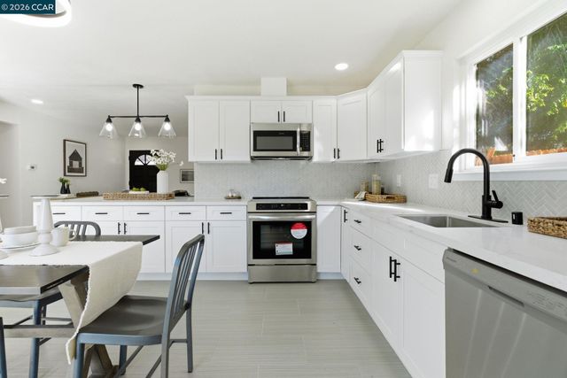 1342 Maryland Dr, Concord, CA 94521