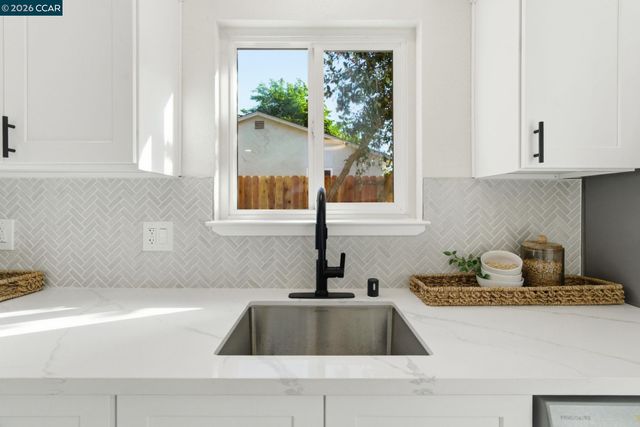 1342 Maryland Dr, Concord, CA 94521