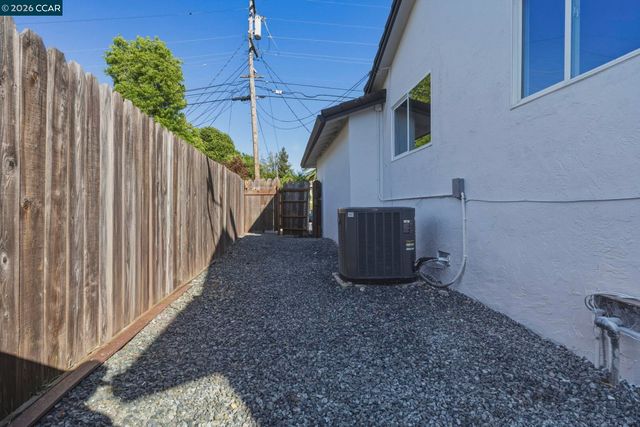 1342 Maryland Dr, Concord, CA 94521