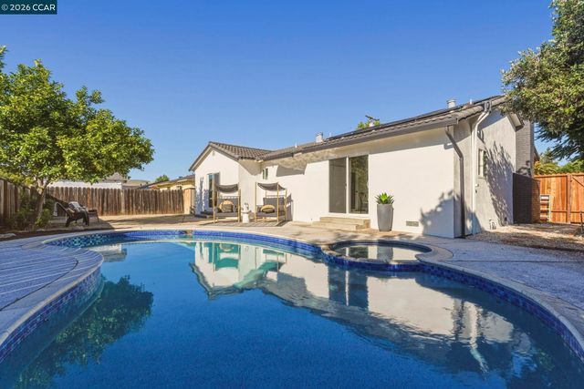 1342 Maryland Dr, Concord, CA 94521