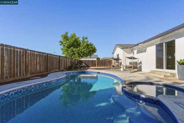 1342 Maryland Dr, Concord, CA 94521