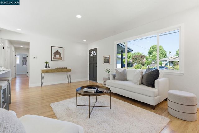 1342 Maryland Dr, Concord, CA 94521