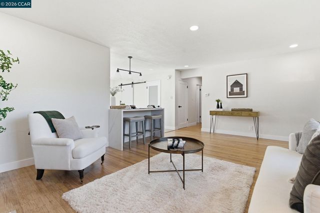 1342 Maryland Dr, Concord, CA 94521