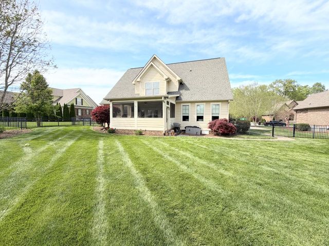 8336 Georgetown Bay Drive, Ooltewah, TN 37363