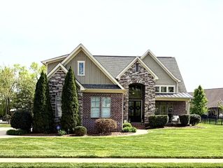 8336 Georgetown Bay Drive, Ooltewah, TN 37363
