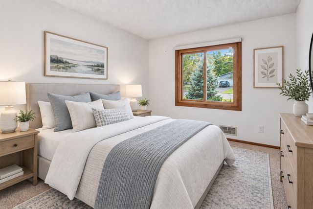 4758 Hauge Circle, Eagan, MN 55122