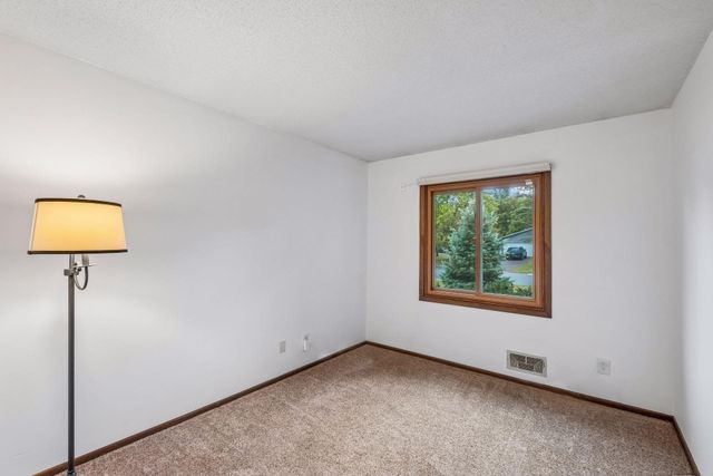 4758 Hauge Circle, Eagan, MN 55122