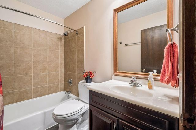 4758 Hauge Circle, Eagan, MN 55122