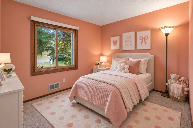 4758 Hauge Circle, Eagan, MN 55122