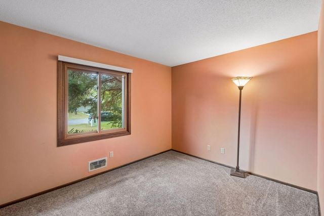 4758 Hauge Circle, Eagan, MN 55122