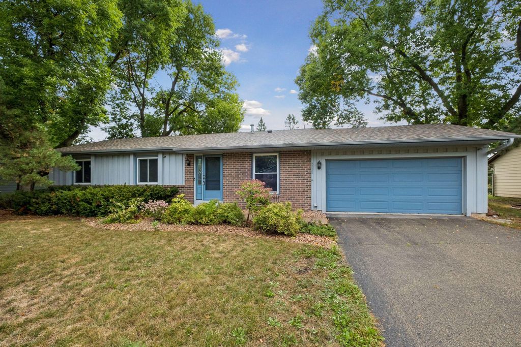4758 Hauge Circle, Eagan, MN 55122