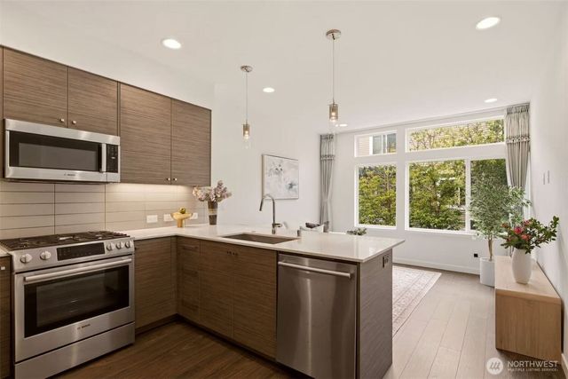 333 N 90th Street, Seattle, WA 98103