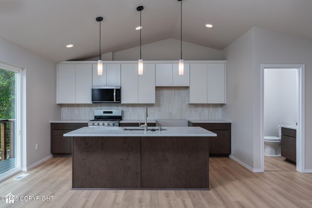 126 Venture Place, #16, Anchorage, AK 99504