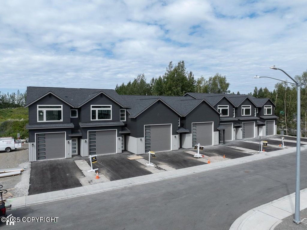 126 Venture Place, #16, Anchorage, AK 99504