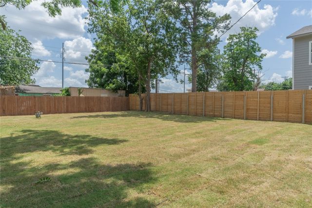2132 W Park Place, Oklahoma City, OK 73107