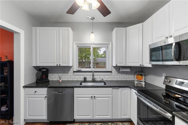 25001 Chardon Road, Richmond Heights, OH 44143