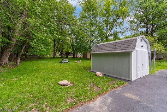 25001 Chardon Road, Richmond Heights, OH 44143