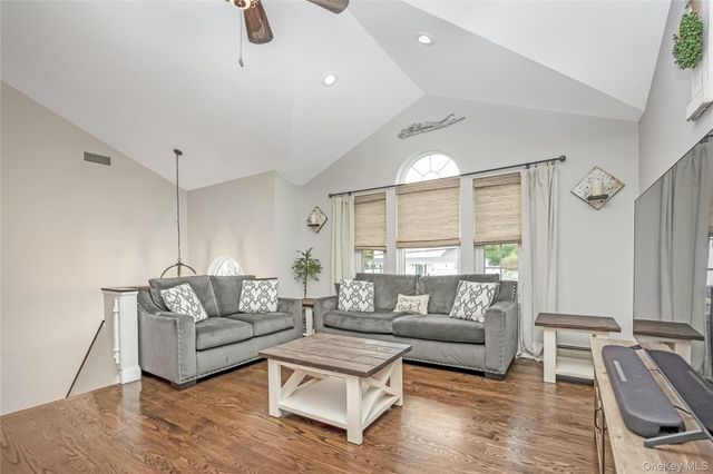 1291 Boston Avenue, Bay Shore, NY 11706