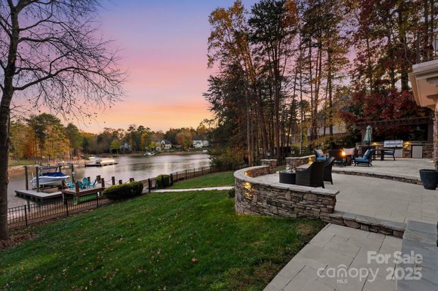 128 Brownstone Drive, Mooresville, NC 28117