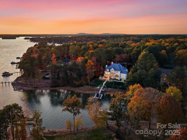 128 Brownstone Drive, Mooresville, NC 28117