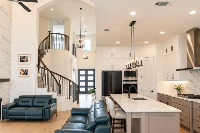 539 Great Lawn BND, Liberty Hill, TX 78642