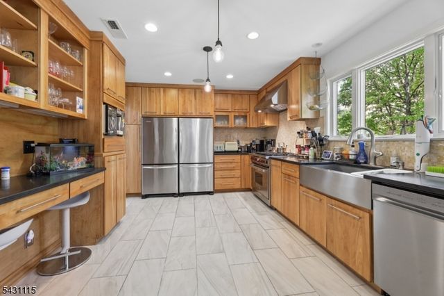 4 Barberry Way, Essex Fells Twp., NJ 07021