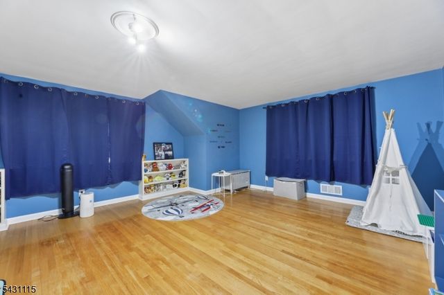 4 Barberry Way, Essex Fells Twp., NJ 07021