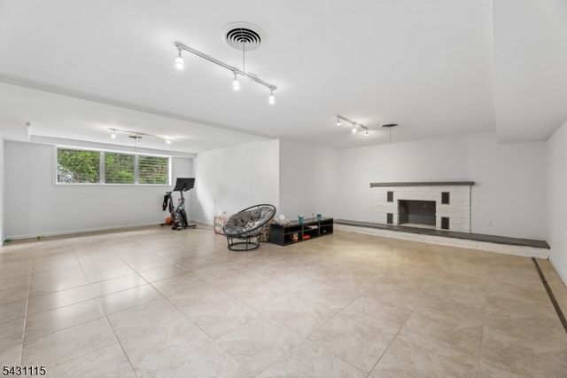 4 Barberry Way, Essex Fells Twp., NJ 07021