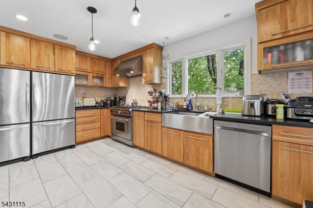 4 Barberry Way, Essex Fells Twp., NJ 07021