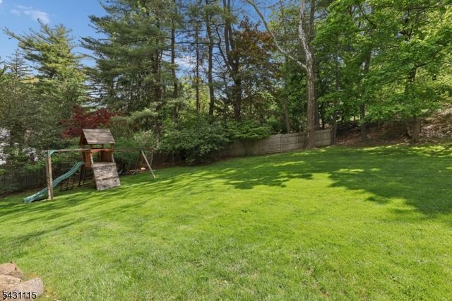 4 Barberry Way, Essex Fells Twp., NJ 07021