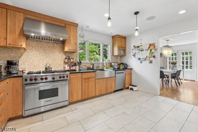 4 Barberry Way, Essex Fells Twp., NJ 07021