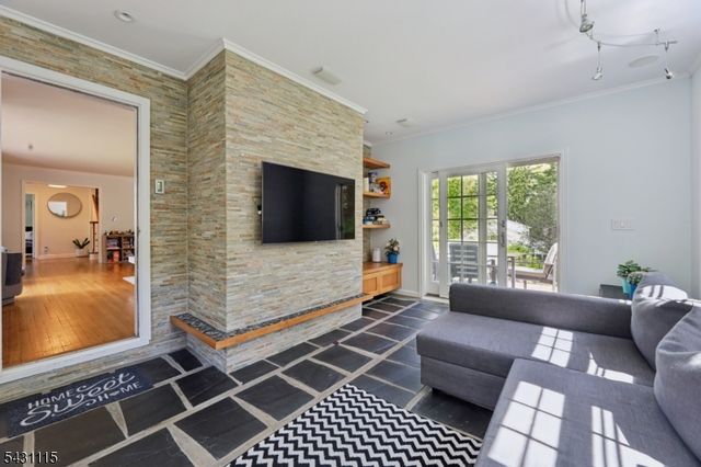 4 Barberry Way, Essex Fells Twp., NJ 07021