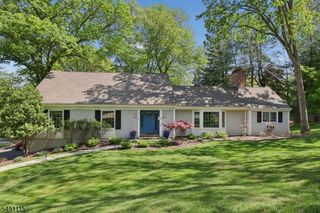 4 Barberry Way, Essex Fells Twp., NJ 07021