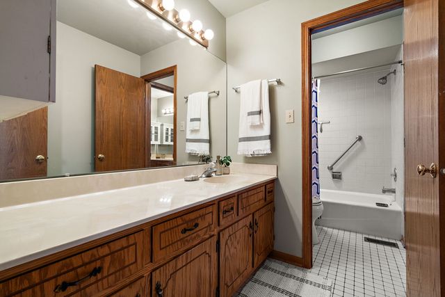 7617 W 158th Court, Orland Park, IL 60462