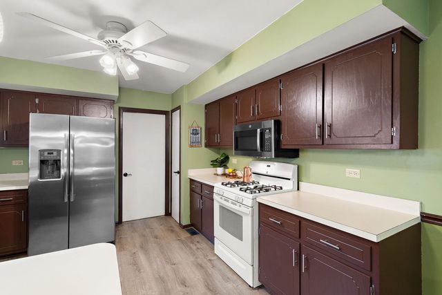 7617 W 158th Court, Orland Park, IL 60462