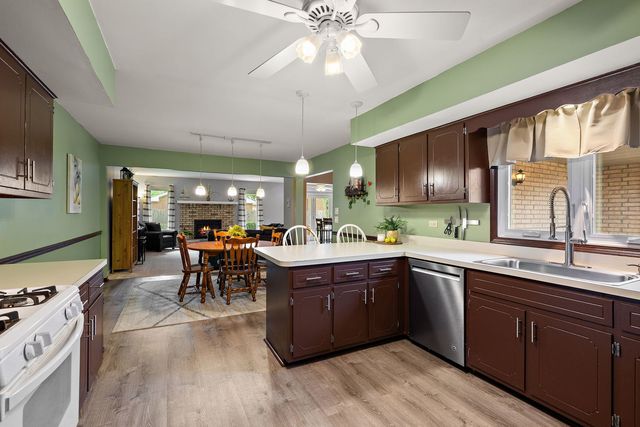 7617 W 158th Court, Orland Park, IL 60462