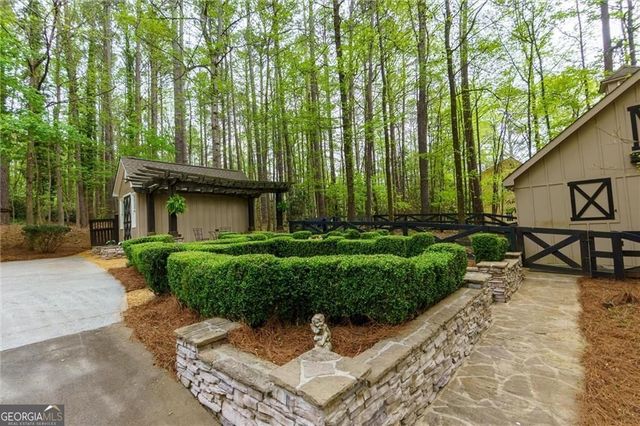 2755 Mack Dobbs Road, Kennesaw, GA 30152