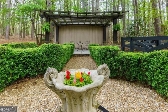 2755 Mack Dobbs Road, Kennesaw, GA 30152