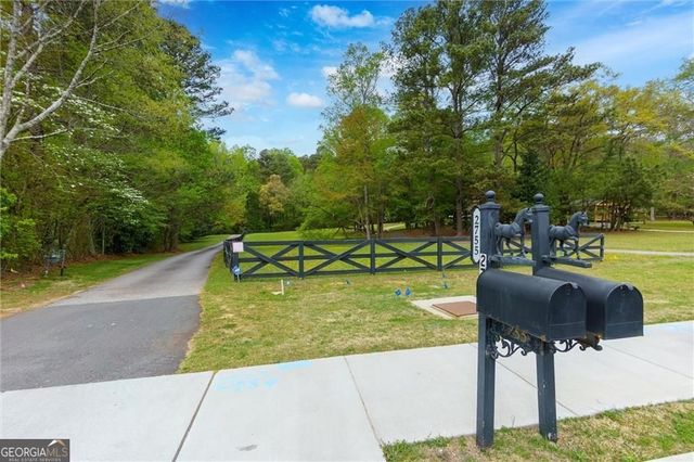 2755 Mack Dobbs Road, Kennesaw, GA 30152