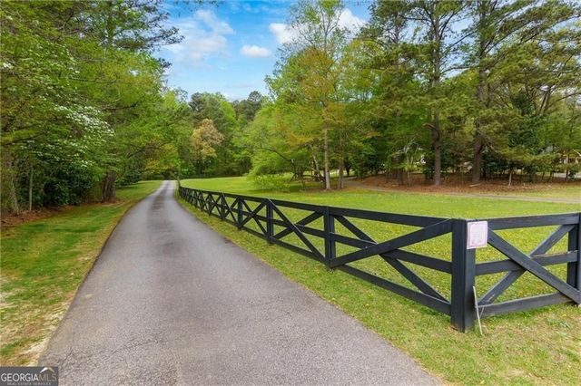 2755 Mack Dobbs Road, Kennesaw, GA 30152