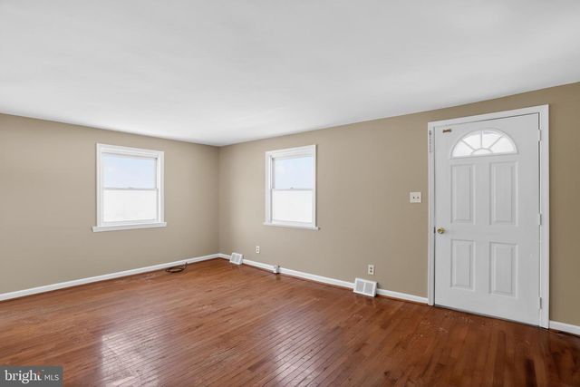 1825 DUTTON MILL RD, Aston, PA 19014