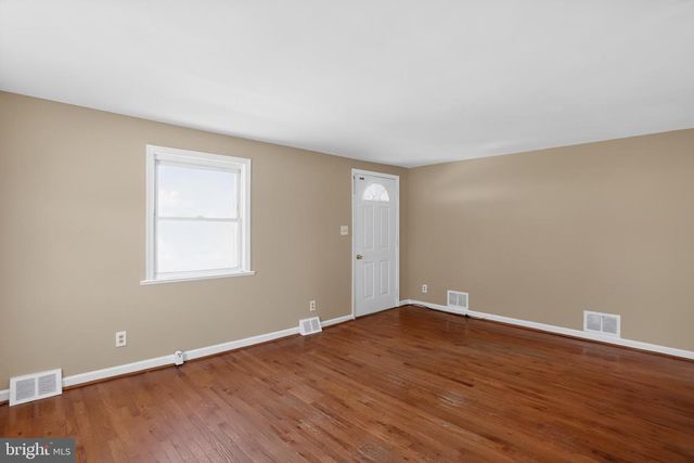 1825 DUTTON MILL RD, Aston, PA 19014