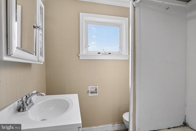 1825 DUTTON MILL RD, Aston, PA 19014