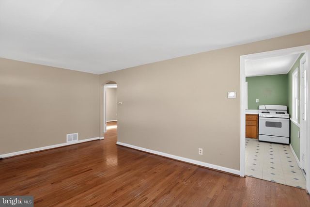 1825 DUTTON MILL RD, Aston, PA 19014