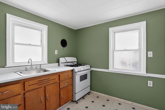 1825 DUTTON MILL RD, Aston, PA 19014