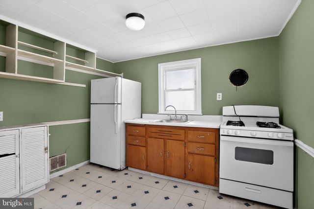 1825 DUTTON MILL RD, Aston, PA 19014