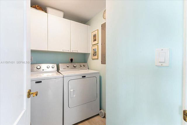 300 S Pointe Dr 1001, Miami Beach, FL 33139